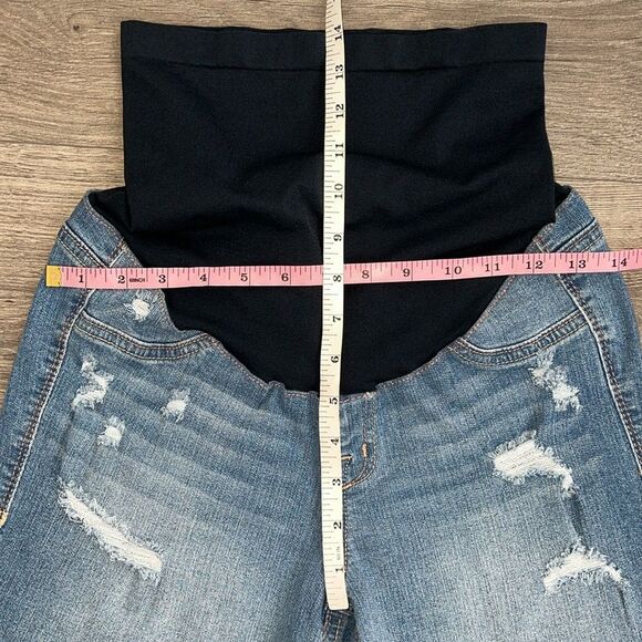 1822 Denim Maternity Shorts Size 4 Distressed Light Blue Belly Panel Roll Hem - Picture 10 of 11